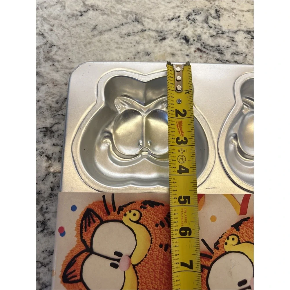 Vintage 1992 Wilton Garfield Face Cake Molds NOS Nostalgia Baking‎ Cartoon Cat